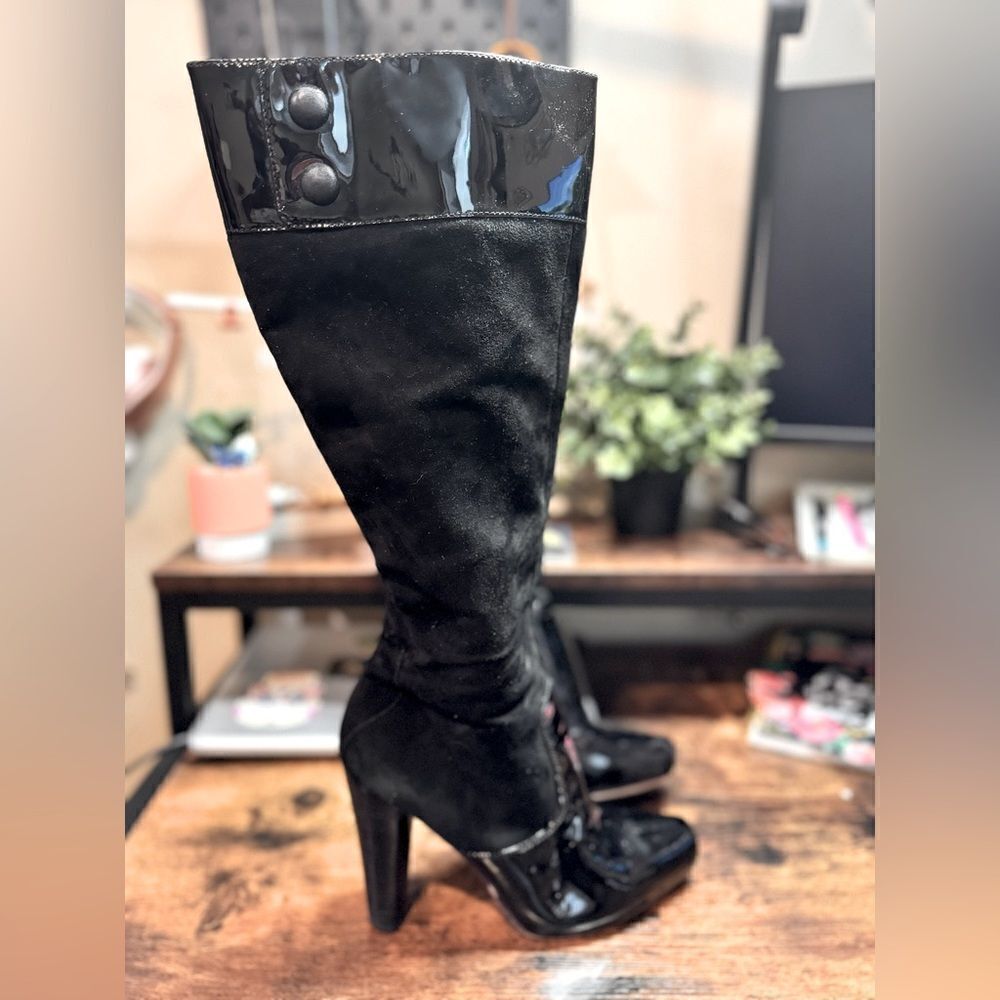 Via Spiga Black patent leather and suede boots size 7.5